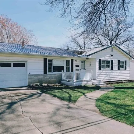 Buy this 3 bed house on 704 Morningside Drive in Burlington, IA 52601