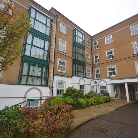 Rent this 4 bed apartment on Baring Chambers in Denmark Road, Cowes
