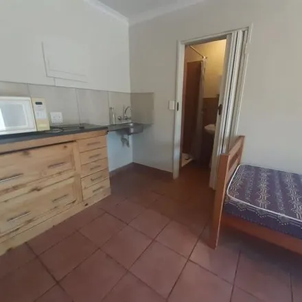 Image 2 - 717 Portia Street, Tshwane Ward 45, Gauteng, 0042, South Africa - Apartment for rent