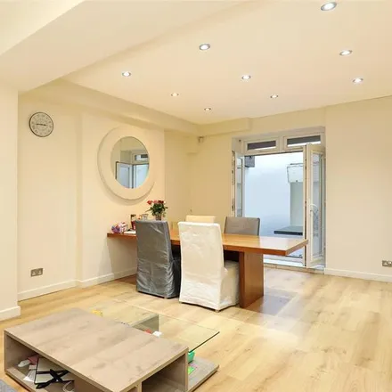 Image 2 - 229 Sussex Gardens, London, W2 2RL, United Kingdom - Apartment for rent