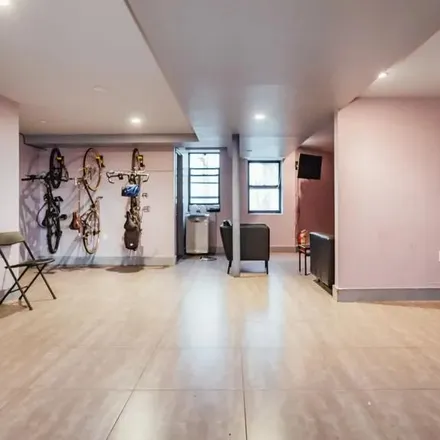 Image 11 - 102 Rogers Ave, Brooklyn, NY 11216, USA - Room for rent