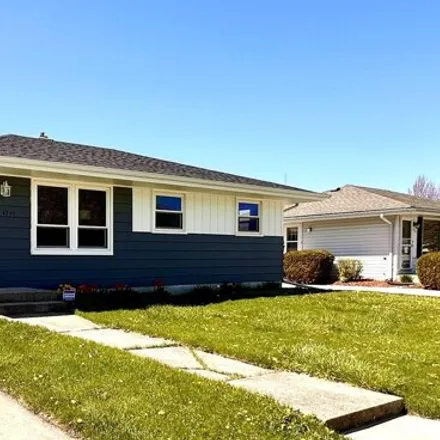 Buy this 3 bed house on 6340 58th Avenue in Kenosha, WI 53142