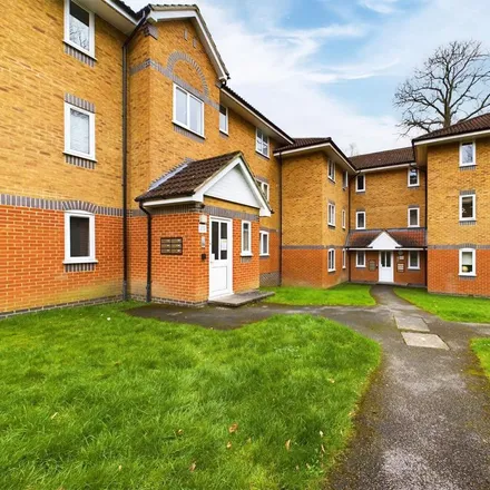 Rent this 2 bed apartment on Edgbarrow School in Sandhurst Road, Crowthorne