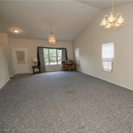 Image 4 - 2098 Sycamore Drive, Bedford Heights, OH 44146, USA - Condo for sale
