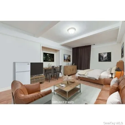 Image 1 - Windsor Tower, East 40th Street, New York, NY 10016, USA - Condo for sale