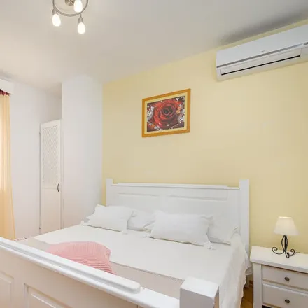 Rent this 4 bed house on Svetvinčenat in Istria County, Croatia