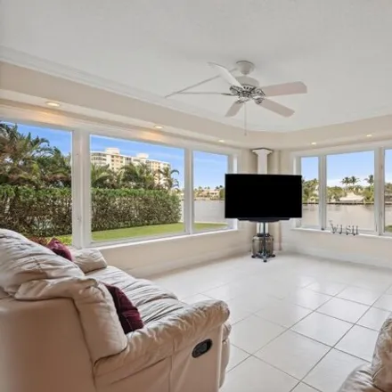 Buy this 1 bed condo on Southeast 7th Avenue in Delray Beach, FL 33483