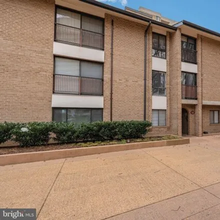 Buy this 2 bed condo on 469 East Jefferson Street in Rockville, MD 20850