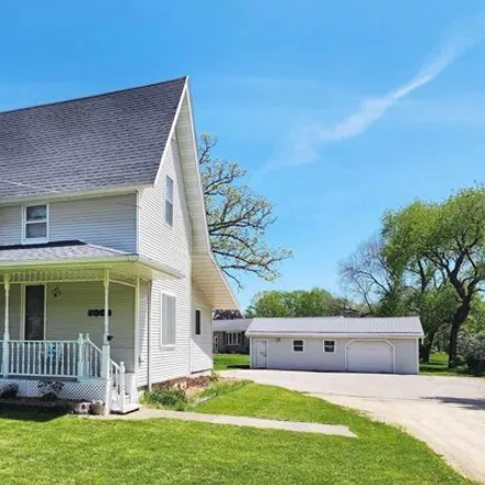 Buy this 3 bed house on 1013 North Franklin Street in Manchester, IA 52057