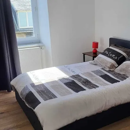 Rent this 2 bed apartment on 29250 Saint-Pol-de-Léon