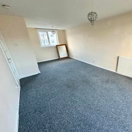 Image 2 - Brisbane Terrace, East Kilbride, G75 8DL, United Kingdom - Apartment for rent