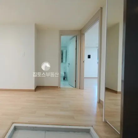 Rent this 1 bed apartment on 서울특별시 강남구 역삼동 703-7