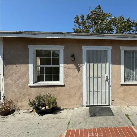 Rent this 1 bed apartment on 2110 Linden Avenue in Long Beach, CA 90806