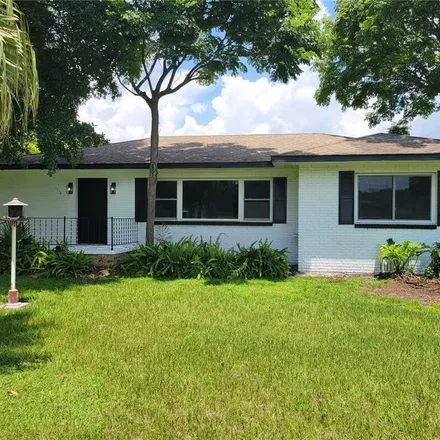 Buy this 3 bed house on Holden Avenue in Orlando, FL 32839