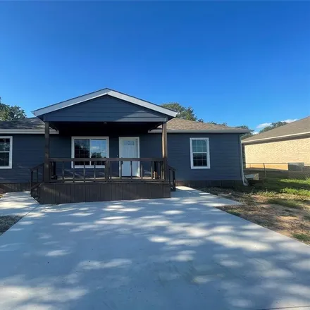 Buy this 3 bed house on 1718 Willow Wood Drive in Parker County, TX 76020
