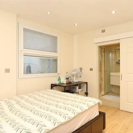 Image 6 - 229 Sussex Gardens, London, W2 2RL, United Kingdom - Apartment for rent