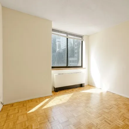 Image 7 - Studio 34, 250 East 40th Street, New York, NY 10016, USA - Apartment for rent