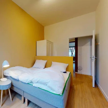 Rent this 6 bed room on 3 Boulevard de la Liberté in 13001 Marseille, France
