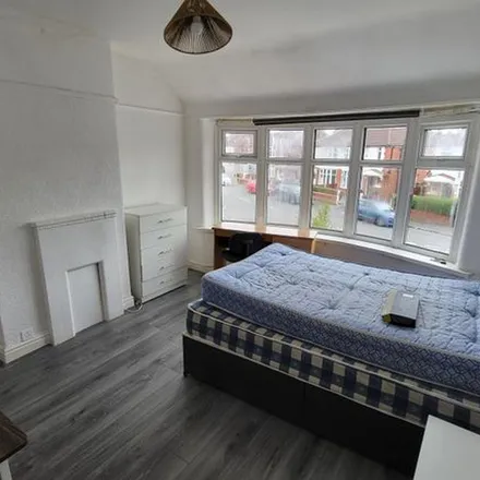 Image 2 - Mornington Crescent, Manchester, M14 6DD, United Kingdom - Duplex for rent