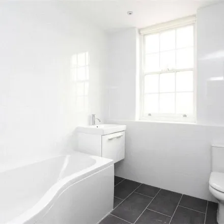 Rent this 4 bed apartment on Finchley Road in London, NW3 7BS