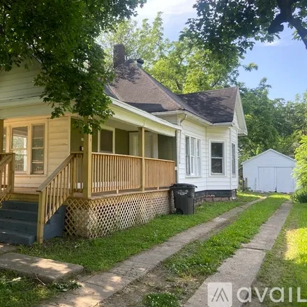 Rent this 3 bed house on 1104 E Seminary St