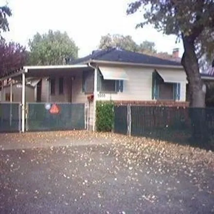 Image 6 - 3083 33rd Avenue, Sacramento, CA 95824, USA - House for sale