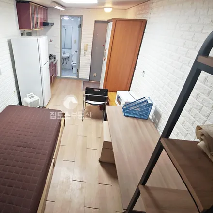 Rent this studio apartment on 서울특별시 서대문구 연희동 6-21