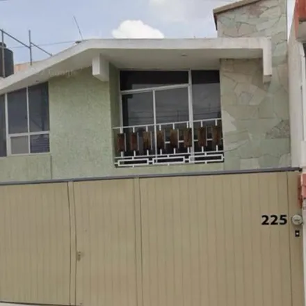Rent this 4 bed house on Avenida de la Cultura in Colonia Lomas 1a. Sección, 78290 San Luis Potosí City