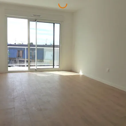Rent this 2 bed apartment on 7 Rue Jean Jaurès in 59810 Lesquin, France