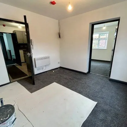 Image 2 - Worlds End Avenue, Birmingham, B32 1JF, United Kingdom - Apartment for rent