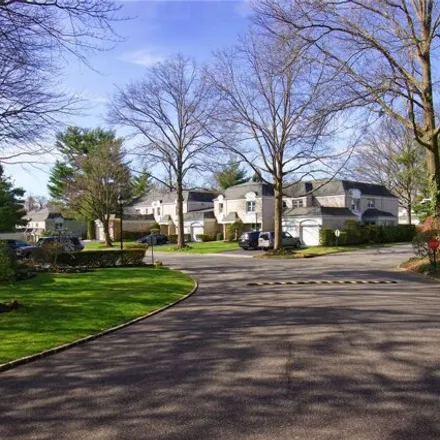 Image 2 - 46 Fairway Drive, Manhasset Hills, North Hempstead, NY 11030, USA - Condo for sale