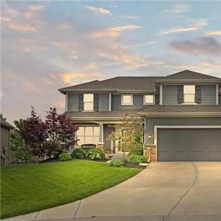 Buy this 6 bed house on 16300 South Hall Street in Olathe, KS 66062