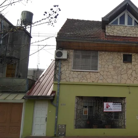 Buy this 4 bed house on Libertad 451 in Quilmes Este, 1878 Quilmes