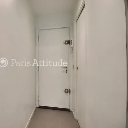 Image 2 - 19 Avenue Raymond Poincaré, 75116 Paris, France - Apartment for rent
