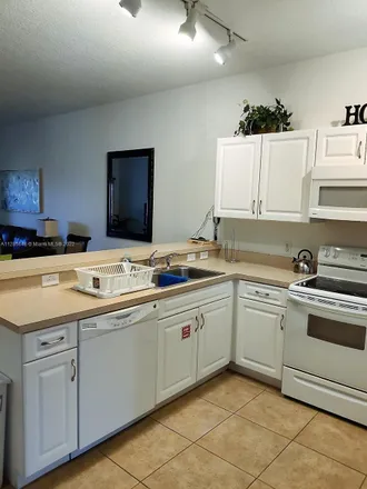 Image 6 - 7702 West Irlo Bronson Memorial Highway, Kissimmee, FL 34747, USA - Apartment for rent