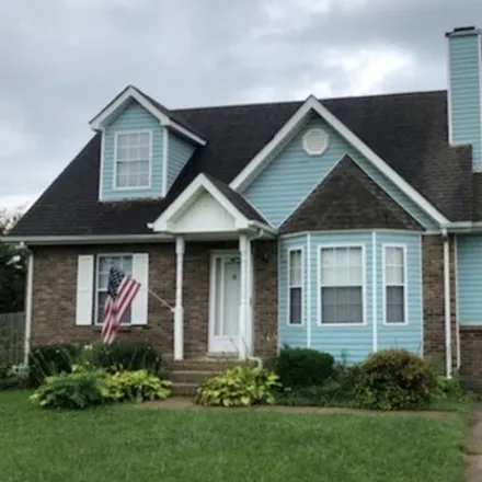 Rent this 3 bed house on 586 Oakmont Dr in Clarksville, Tennessee