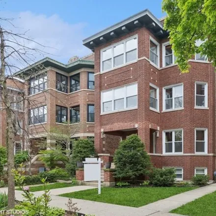 Buy this 2 bed condo on 1339 West Elmdale Avenue in Chicago, IL 60660