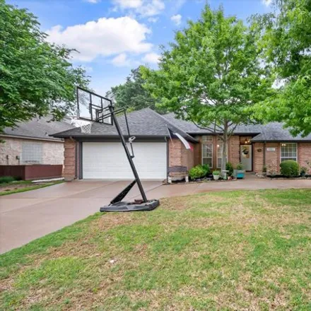 Buy this 4 bed house on 1035 Westbury Lane in Mansfield, TX 76063