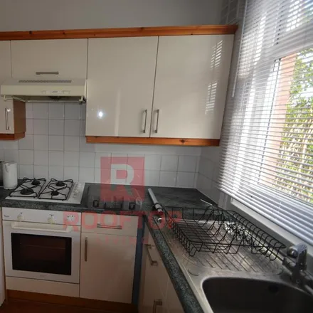 Image 3 - Wetherby Place, Leeds, LS4 2BP, United Kingdom - House for rent
