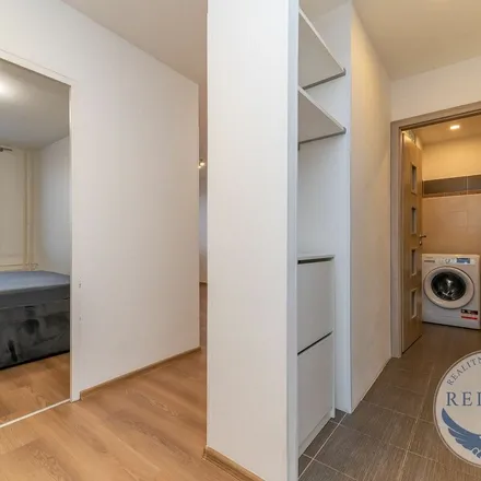 Image 2 - Moskevská, 101 33 Prague, Czechia - Apartment for rent