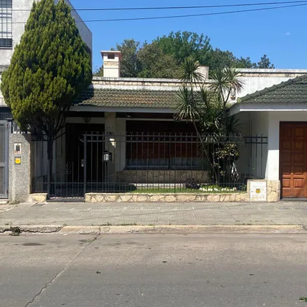 Buy this studio house on Pavón in Parque Regional Sur, Rosario