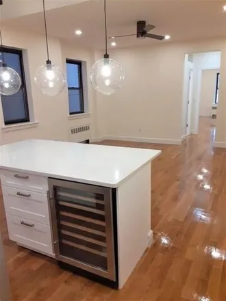 Buy this studio apartment on 133 East 30th Street in New York, NY 10016