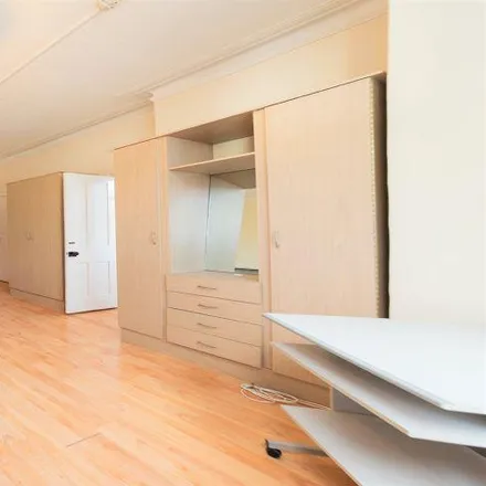 Rent this studio apartment on 169 Chatsworth Road in Willesden Green, London