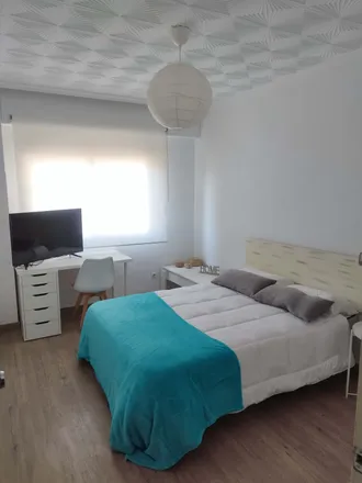 Rent this 5 bed room on El Girasol in Calle San José, 30003 Murcia