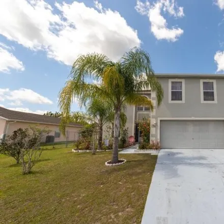 Buy this 4 bed house on 997 Gloucester Court in Osceola County, FL 34758