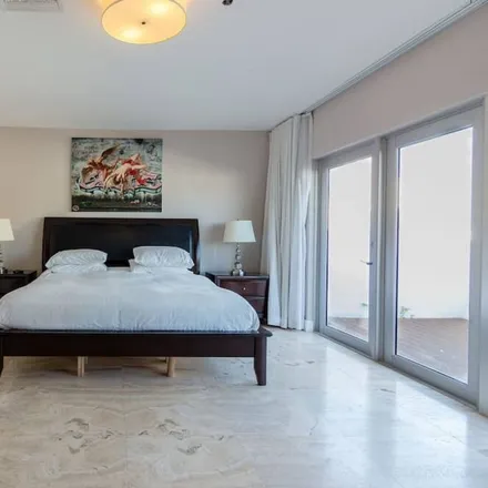 Rent this 4 bed condo on Miami Beach