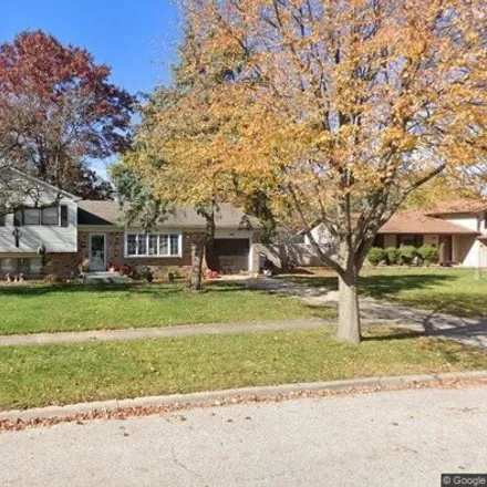 Buy this 4 bed house on 980 Aberdeen Drive in Crystal Lake, IL 60014