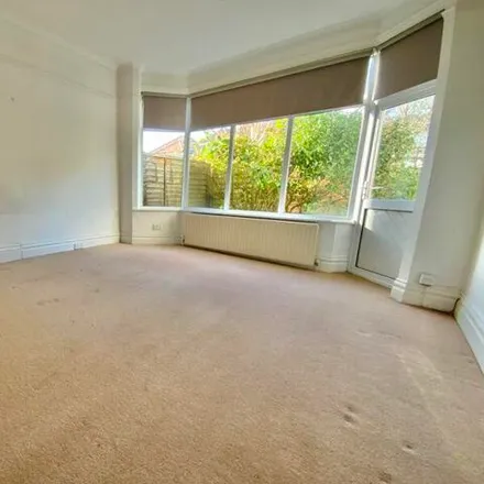 Image 6 - 20 Pinecliffe Avenue, Bournemouth, Christchurch and Poole, BH6 3PY, United Kingdom - Apartment for rent