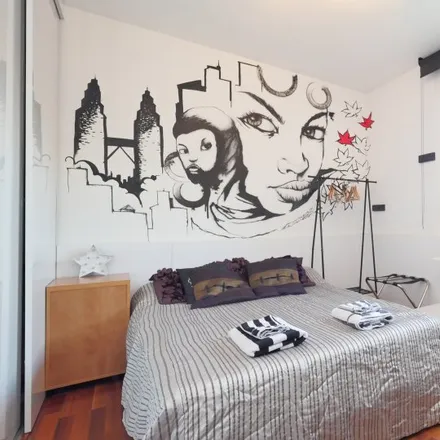 Rent this 3 bed room on Plaça de les Bugaderes d'Horta in Carrer d'Aiguafreda, 08001 Barcelona