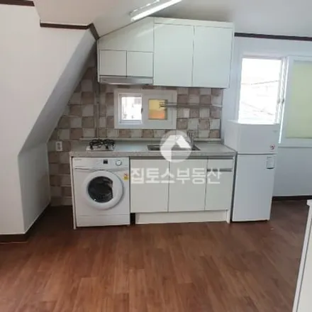 Rent this studio apartment on 서울특별시 서초구 양재동 344-5